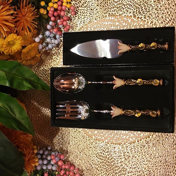 2 Saints Fork and Spoon Serveware Set and Matching 2 Saints Cake Knife - Picture 1 of 8
